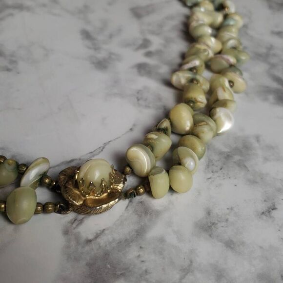 Vintage Rare Mother of Pearl Necklace with Pendent - Picture 8 of 16